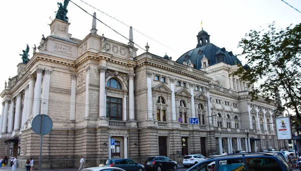 Lviv Ucrania 2019 Teatro Nacional Académico Ópera Ballet Lviv Lleva —  Fotos de Stock