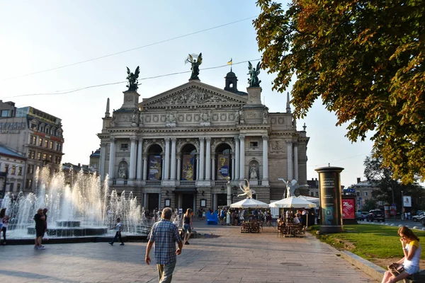 Lviv Ucrania 2019 Teatro Nacional Académico Ópera Ballet Lviv Lleva —  Fotos de Stock