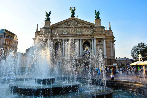 Lviv Ucrania 2019 Teatro Nacional Académico Ópera Ballet Lviv Lleva —  Fotos de Stock