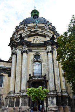  Lviv / Ukrayna - 08 08 2019 : Dominik Katedrali Soli Deo Honor et Gloria
