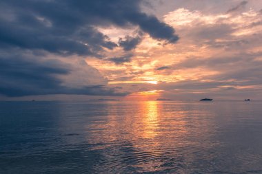 Gündoğumu tropikal gökyüzü bulut deniz paradise Hawai arka planda üzerinde