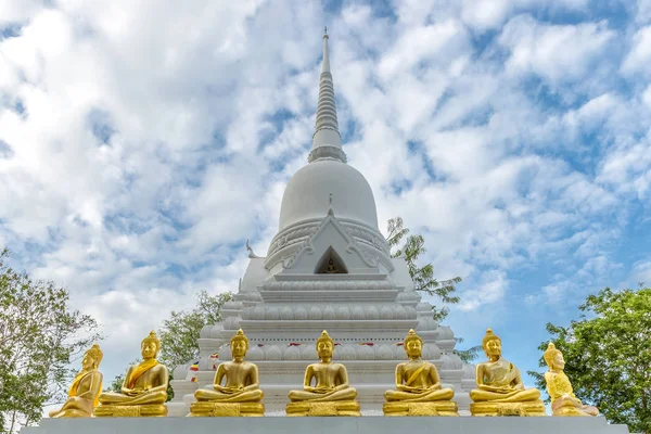 Biała Pagoda w Wat Khao Chedi na wyspie Koh Samui w Tajlandii. — Zdjęcie stockowe