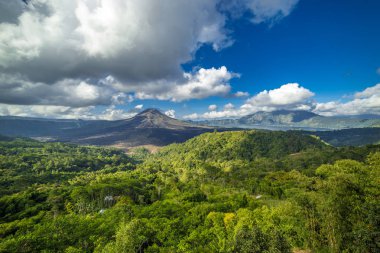 Manzara güneşli gün Gunug Batur yanardağ Bali Adası, Endonezya