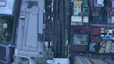 Manila City, Filipinler 'deki şehir trafiğinin ve modern binaların en iyisi. Hava 4k