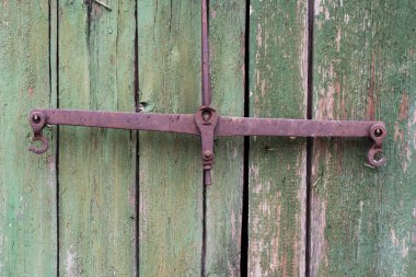 Duvardaki eski tartı ölçekler