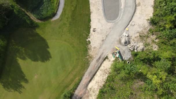 Corso Oro Manutenzione Verde Dall Alto Tosaerba Verde — Video Stock