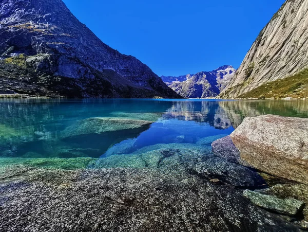 Gelmersee Presa Los Alpes Suizos Para Energía Hidráulica Lago Azul —  Fotos de Stock