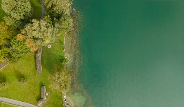 Een Drone Schot Boven Water Achtergrond Van Het Meer Zicht — Stockfoto