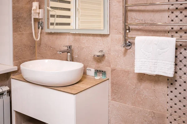 Bir Apartman Dairesinde Bir Otelde Güzel Bir Banyo — Stok fotoğraf