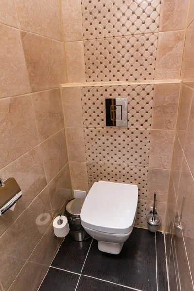 Salle Toilettes Lumineuse Avec Dans Salle Bain Dans Appartement Hôtel — Photo