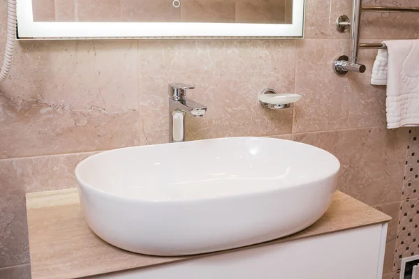 Snow White Shining Sink Bathroom Equipment Apartment Hotel Royalty Free Stock Photos