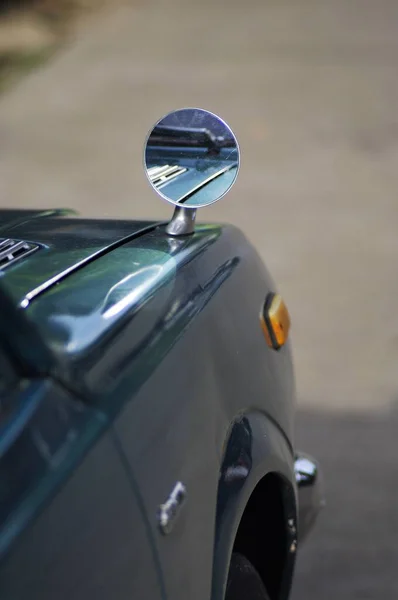 Дзеркало Перед Старим Автомобілем — стокове фото