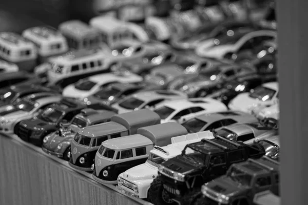 Spielzeugautos Stehen Einem Antiquariat — Stockfoto