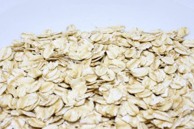 beyaz zemin üzerine yulaf