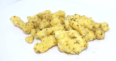 Beyaz arka plan üzerinde deniz yosunu snack