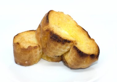 Beyaz arka plan üzerinde ızgara ekmek