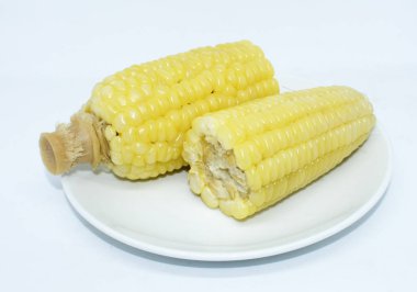 arka plan üzerinde buhar Mısır koçanı