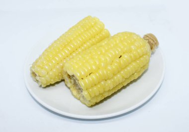 arka plan üzerinde buhar Mısır koçanı