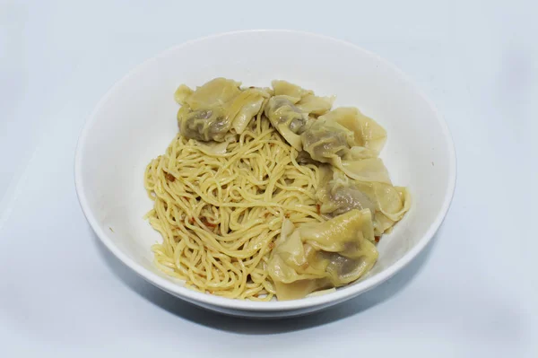 Wonton Tagliatelle Cinesi Sulla Ciotola — Foto Stock