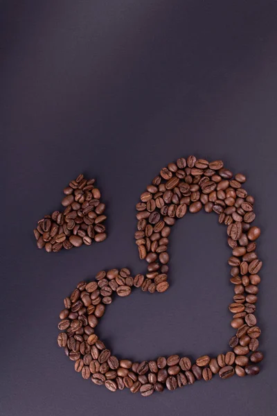 Kawa z miłością na ciemnym tle — Zdjęcie stockowe