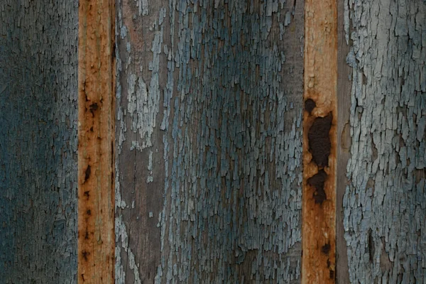 Um velho fundo azul de cor azul com barras de ferro enferrujado que h — Fotografia de Stock