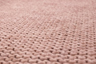 Açık bej renginde pürüzsüz yatak örtüleri pürüzsüz..