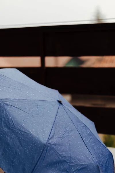 Gocce Pioggia Ombrello Aperto Colore Blu — Foto Stock