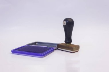 sayı damga ile izole beyaz arka plan boşluk office çalışma kaynağı aracı üzerinde mavi mürekkep