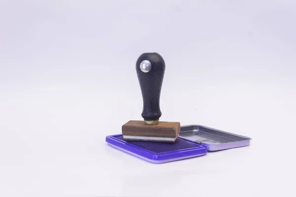 mavi mürekkep izole beyaz arka plan office iş aracı üzerinde numara damgası