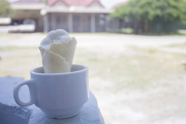 Glace beauté crème glacée dans une tasse de café — Photo