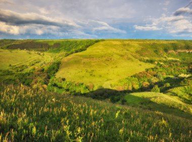 picturesque river Kanyonu. bahar sabahı Milli Parkı içinde