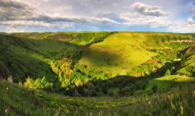 Spring valley. Kanyon pitoresk Nehri