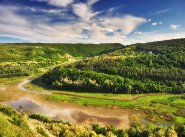 Spring valley. Kanyon pitoresk Nehri