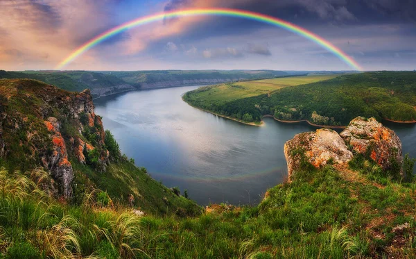 Arco Iris Colores Sobre Cañón Del Río — Foto de Stock