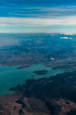 Dünya'dan 10 000 km yukarıda üzerinde uçak pencereden bir görünüm