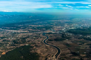 Dünya'dan 10 000 km yukarıda üzerinde uçak pencereden bir görünüm