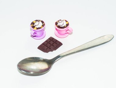 Beyaz arka plan üzerinde izole bebek için yapay bir kahvaltı