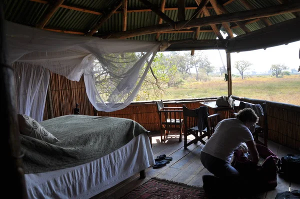 Borsa Imballaggio Donna Lodge Nel Delta Dell Okavango — Foto Stock