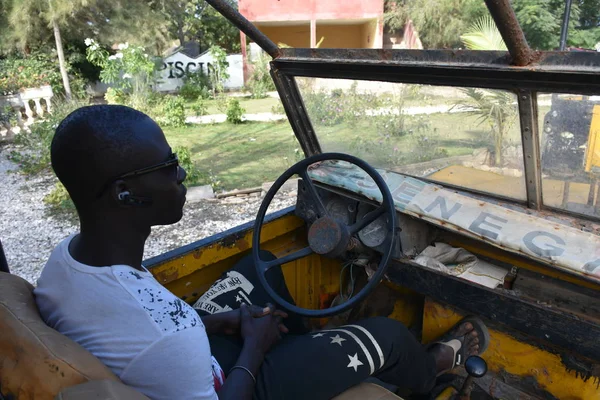 Retba Senegal Novembro 2018 Homem Africano Dirigindo Carro — Fotografia de Stock