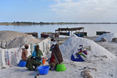 Lago adlı emekçilerin rosa Gölü kıyısında