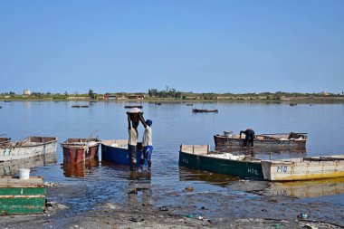Lago adlı emekçilerin rosa Gölü kıyısında