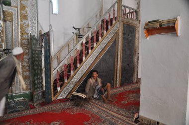 insanlar Jiblah, Yemen camide dua