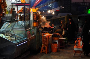   Iran 'ın en eski pazarı olan Tebriz Çarşısı içinde