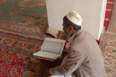 insanlar Jiblah, Yemen camide dua