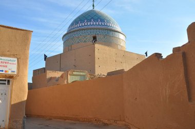 İran'ın Yezd ilçesinde dar sokak