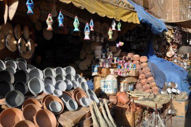 Tipik sokak yılında eski şehrin Sanaa