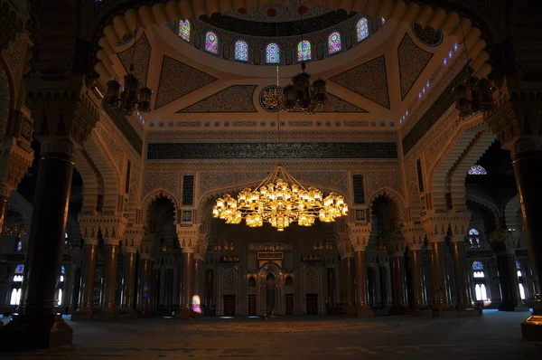 Интерьер Мечети Аль Салех — стоковое фото