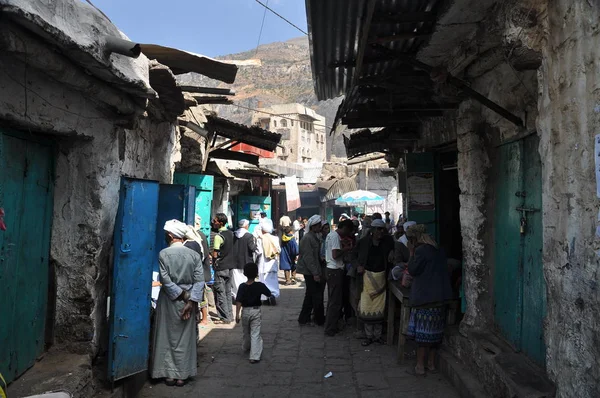 Jiblah 예멘의 거리에 사람들의 — 스톡 사진