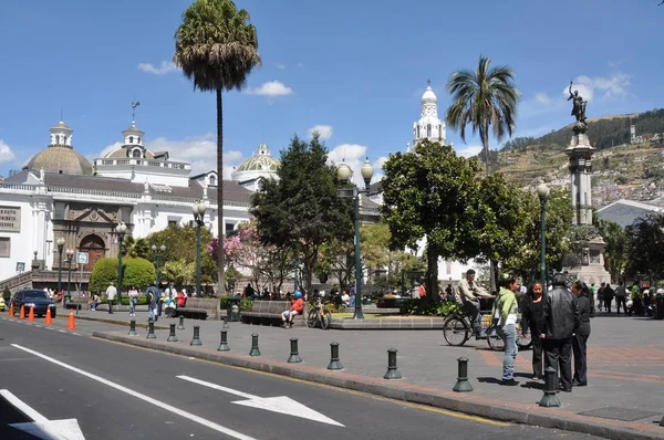 Typical Colonial Street Historic District Quito Ecuador — Stock Photo, Image