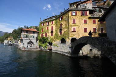 Nesso'nun vadisonundaki eski taş köprü, Como, İtalya